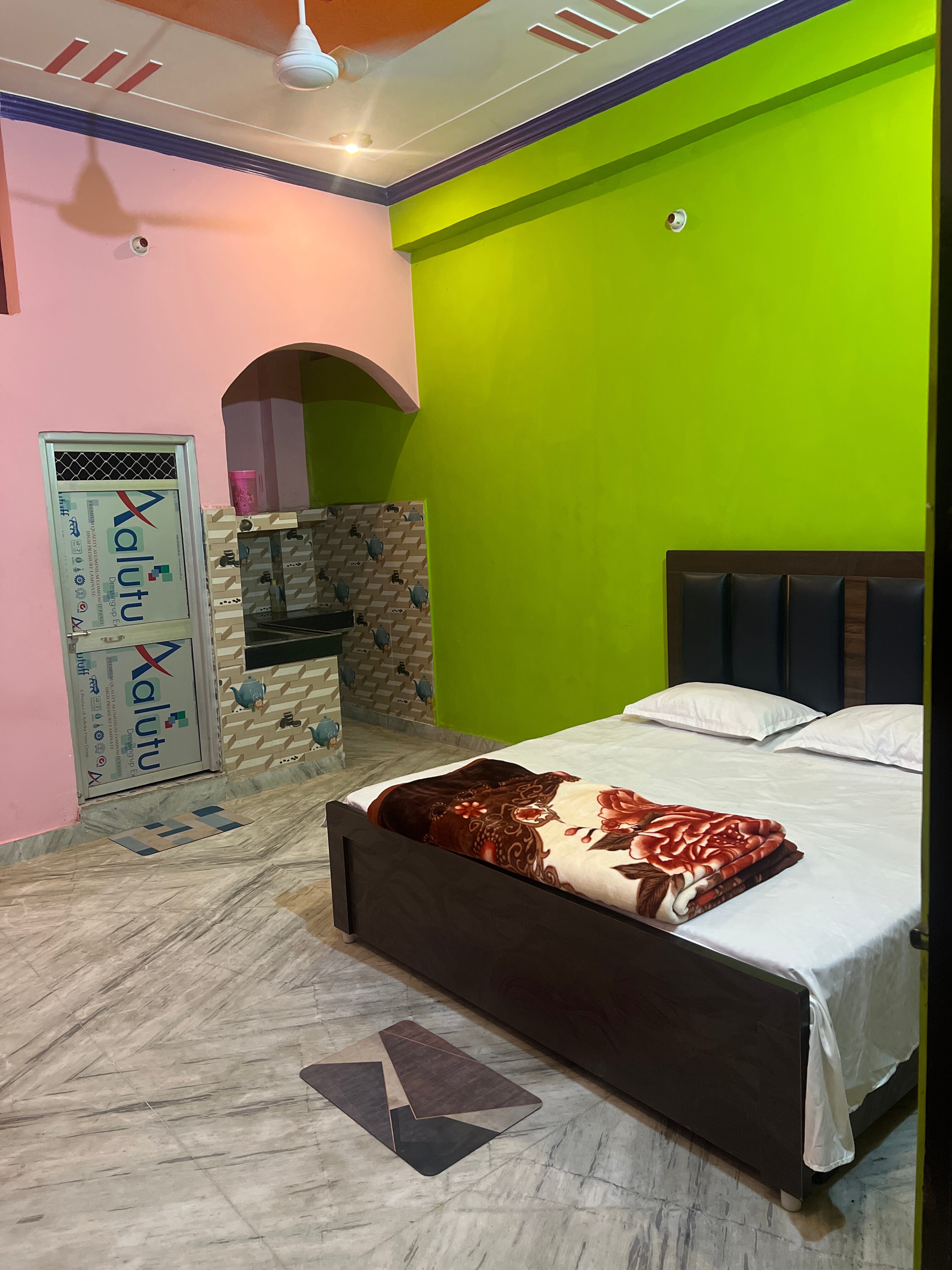 Vijay Raghav guest house - Tap to explore photos