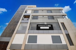 Super Townhouse Oak Ratanpur Panki, Kanpur Dehat