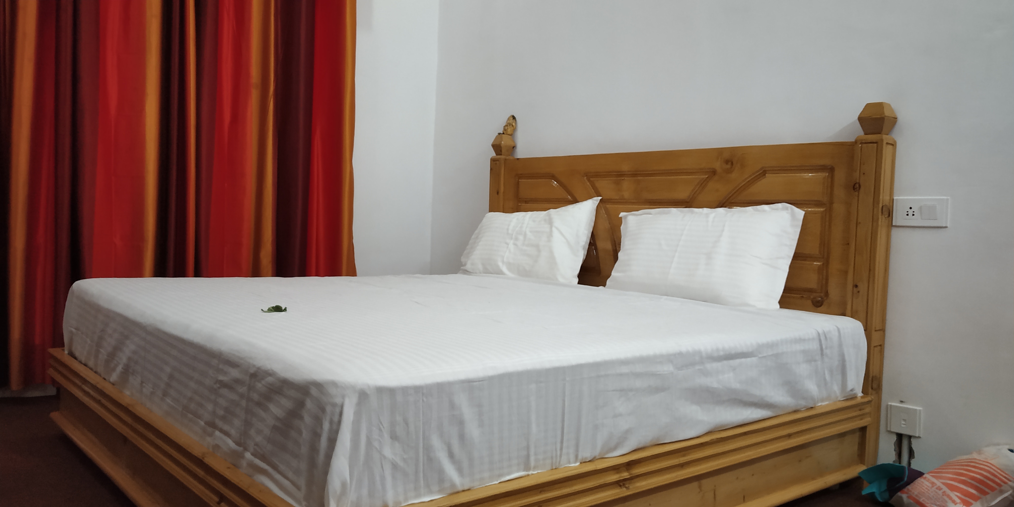 MK Holiday Inn Bhaderwah - Tap to explore photos
