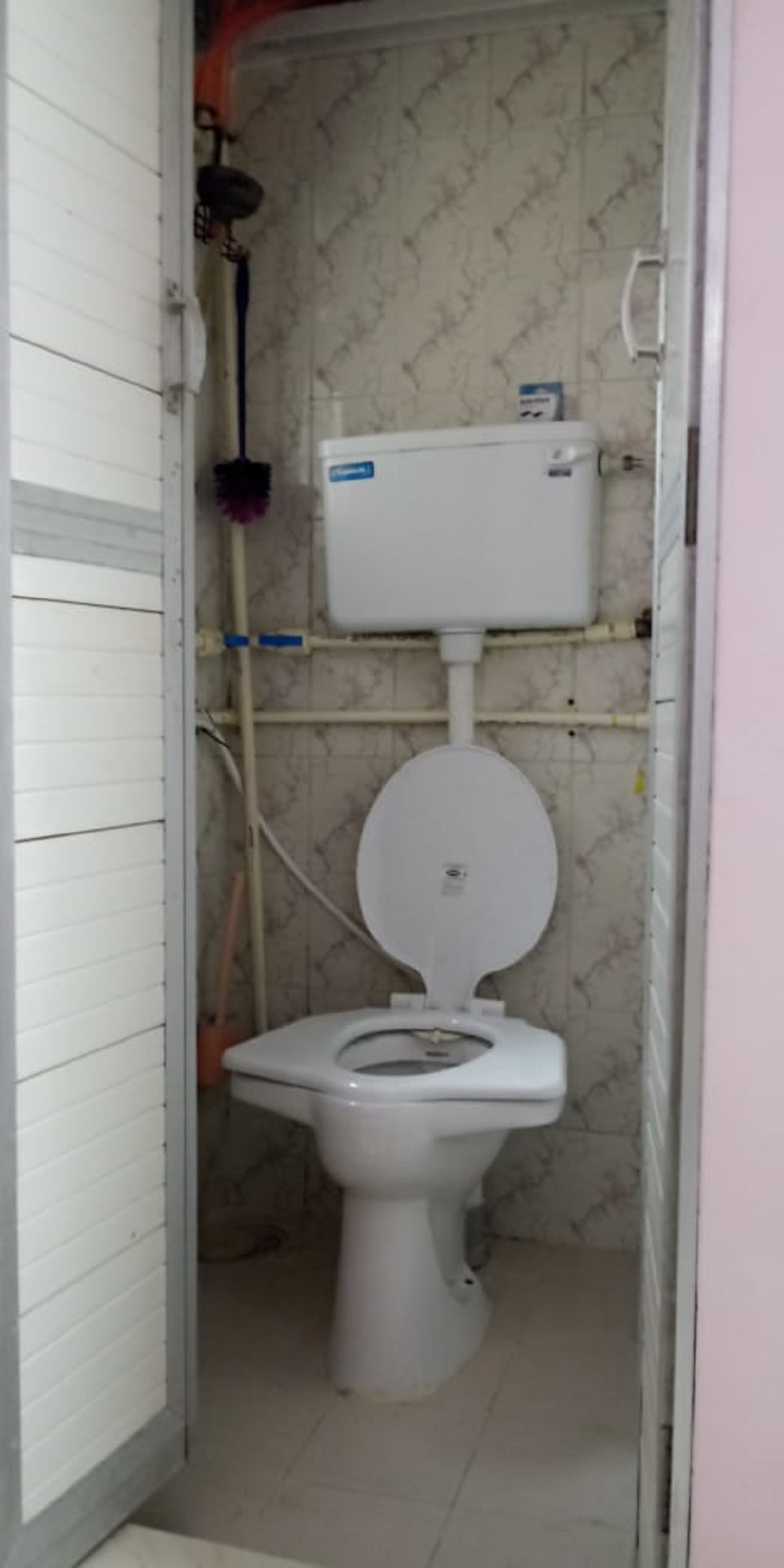 24/7 Private Entrance AC Room on Ground Floor with attach bathroom Near Shivaji Park - Tap to explore photos
