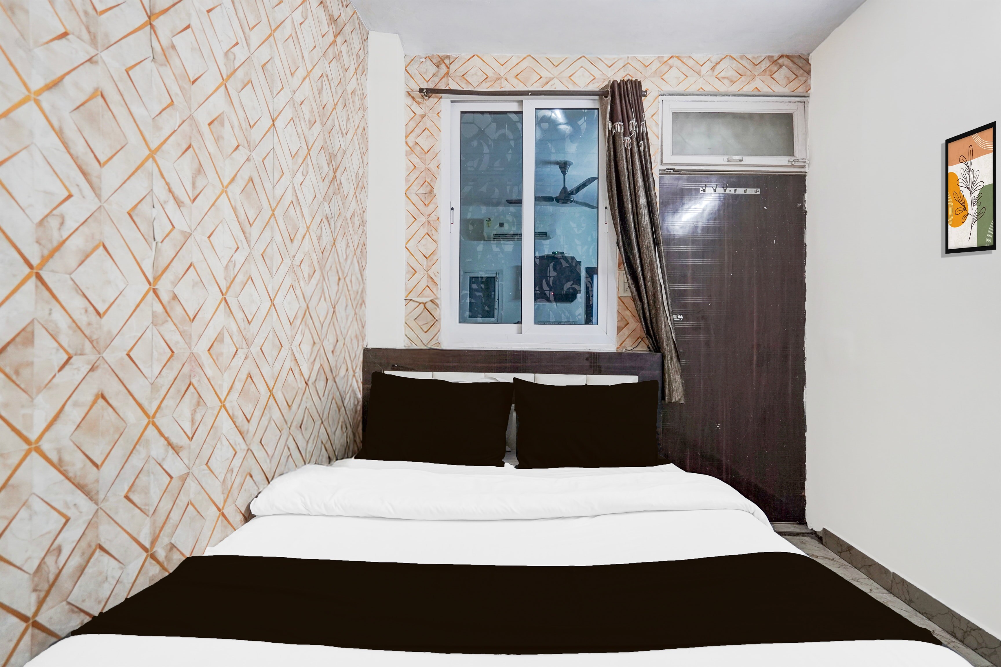 Hotel O Preet Guest House - Tap to explore photos