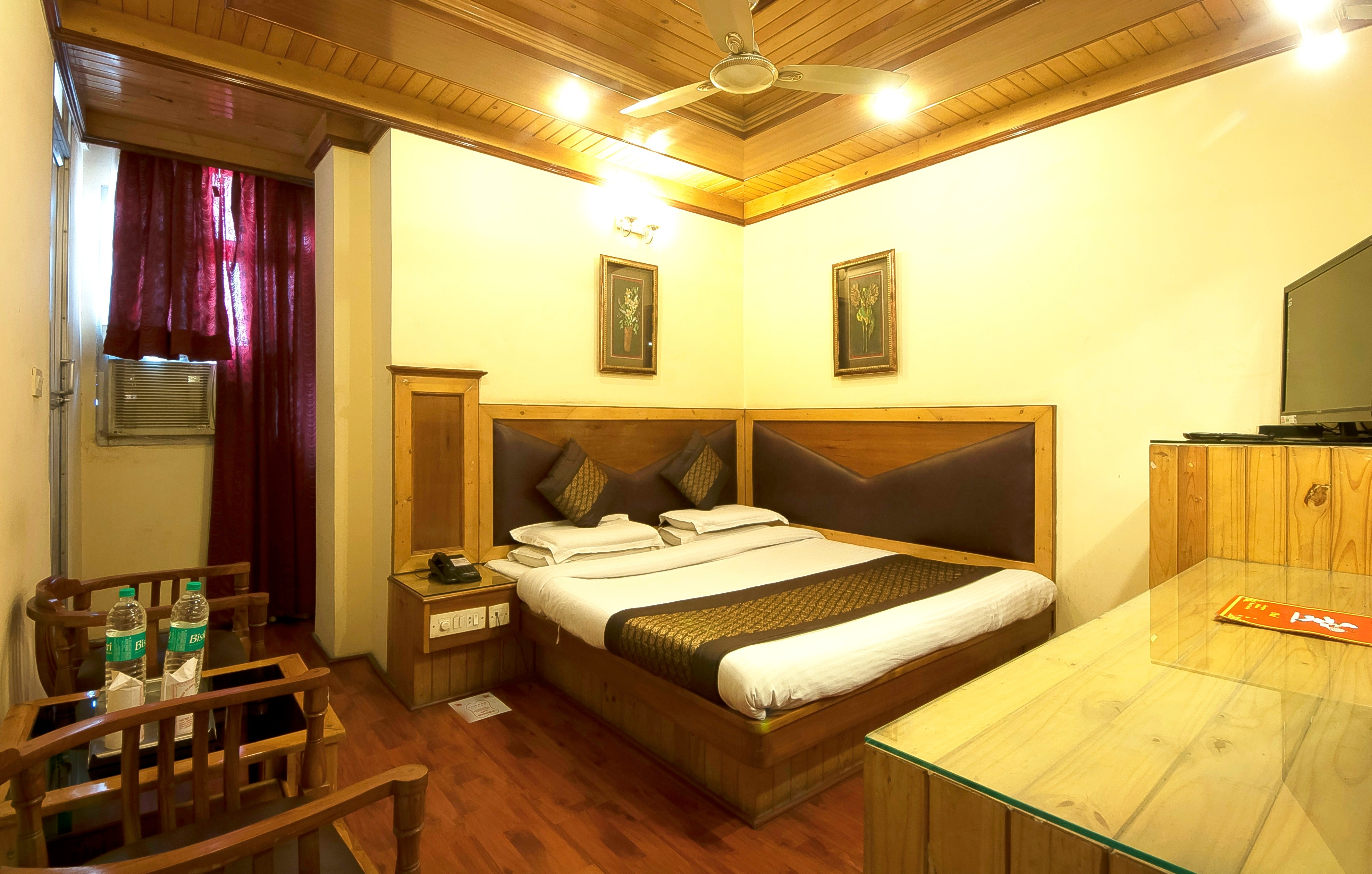 Hotel Lals Haveli - Tap to explore photos