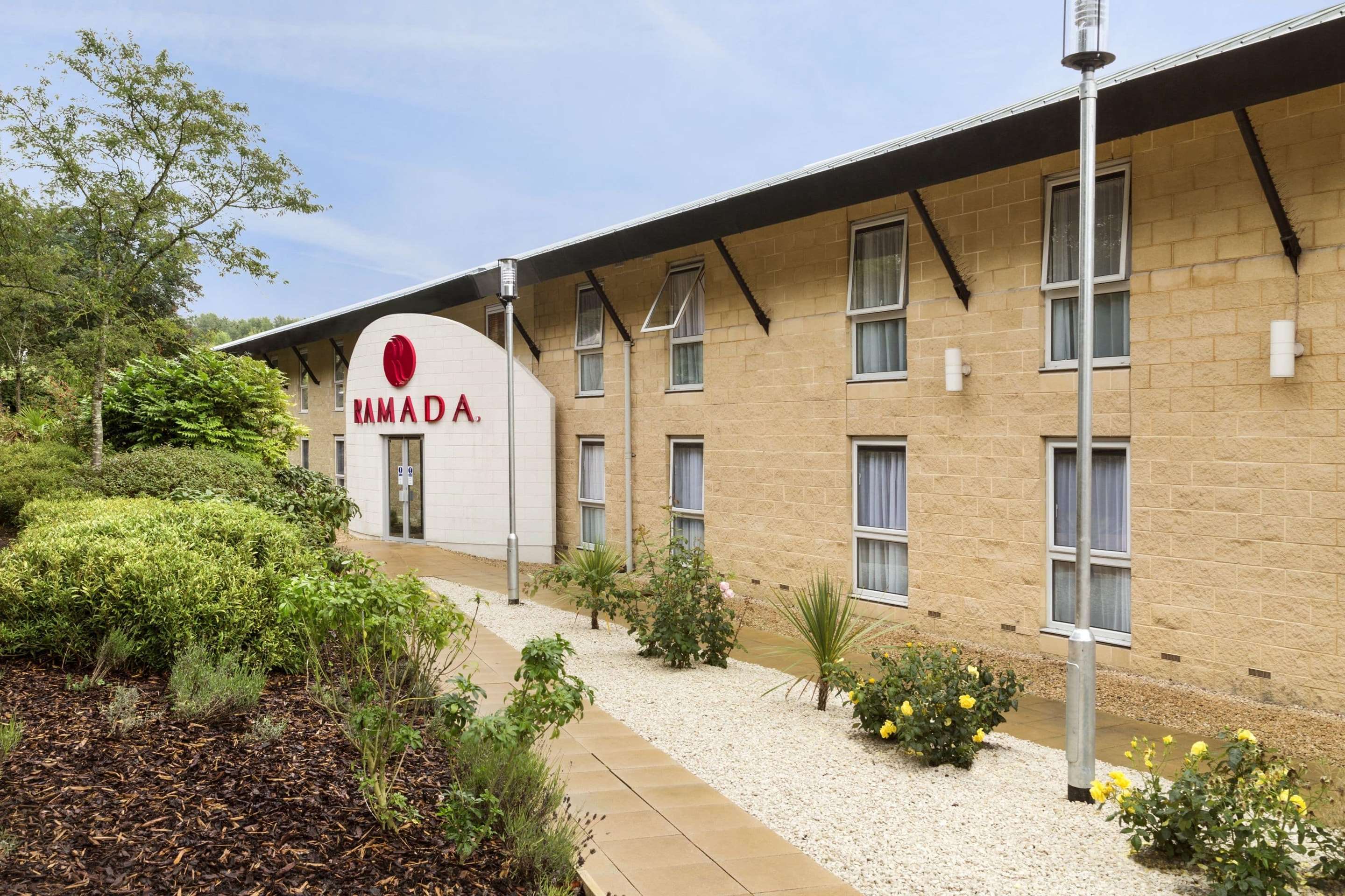 Ramada Oxford - Tap to explore photos