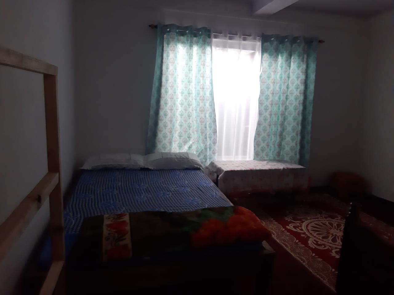 Hang Heem Home Stay - Tap to explore photos
