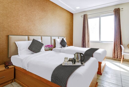 Super Townhouse Ekana Inn