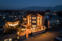 Hotel Lee Heritage (Central Heating & Air Conditioned), Srinagar