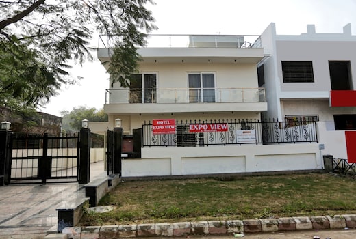 Hotel O by OYO Expo View Near PVR Ansal Plaza Greater Noida