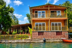 Rivveria lake side cottages, Mahabaleshwar