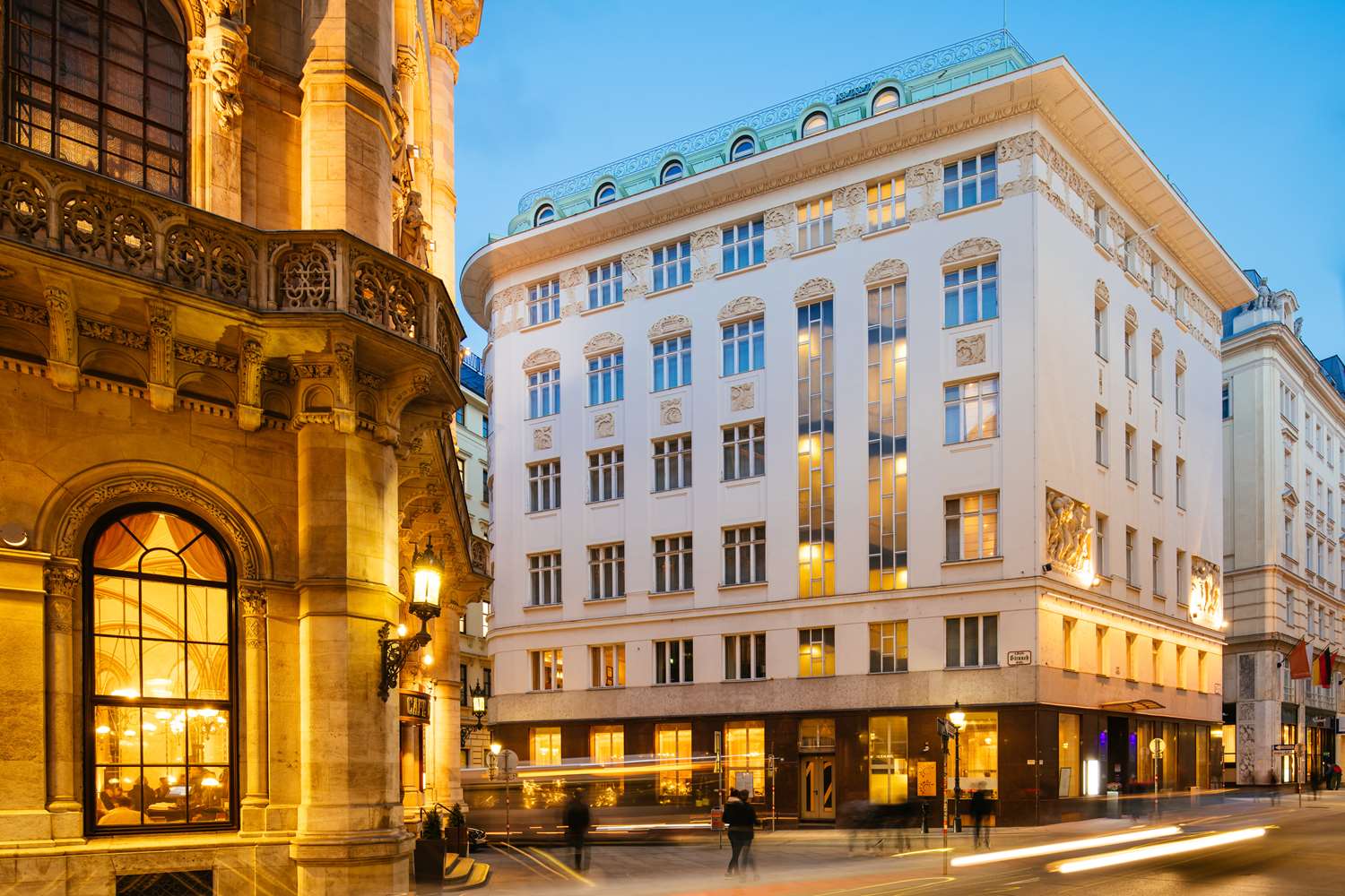 Radisson Blu Style Hotel, Vienna - Tap to explore photos