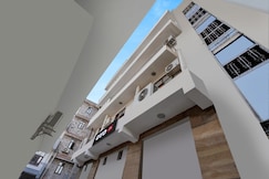 Super Hotel O Silver Key KD plaza Near Saket Metro station, Delhi