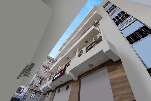 Hotel O Silver Key KD plaza Near Saket Metro station