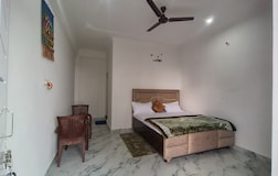 Room with Balcony n Mountain View