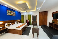 Golden House Delhi, Delhi