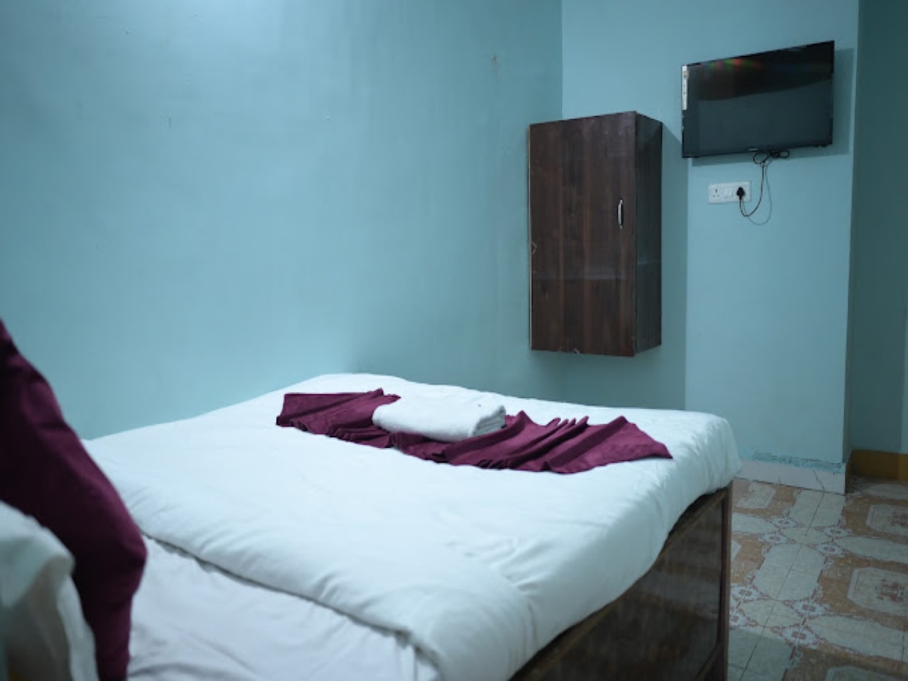 Hotel Divyansh - Tap to explore photos