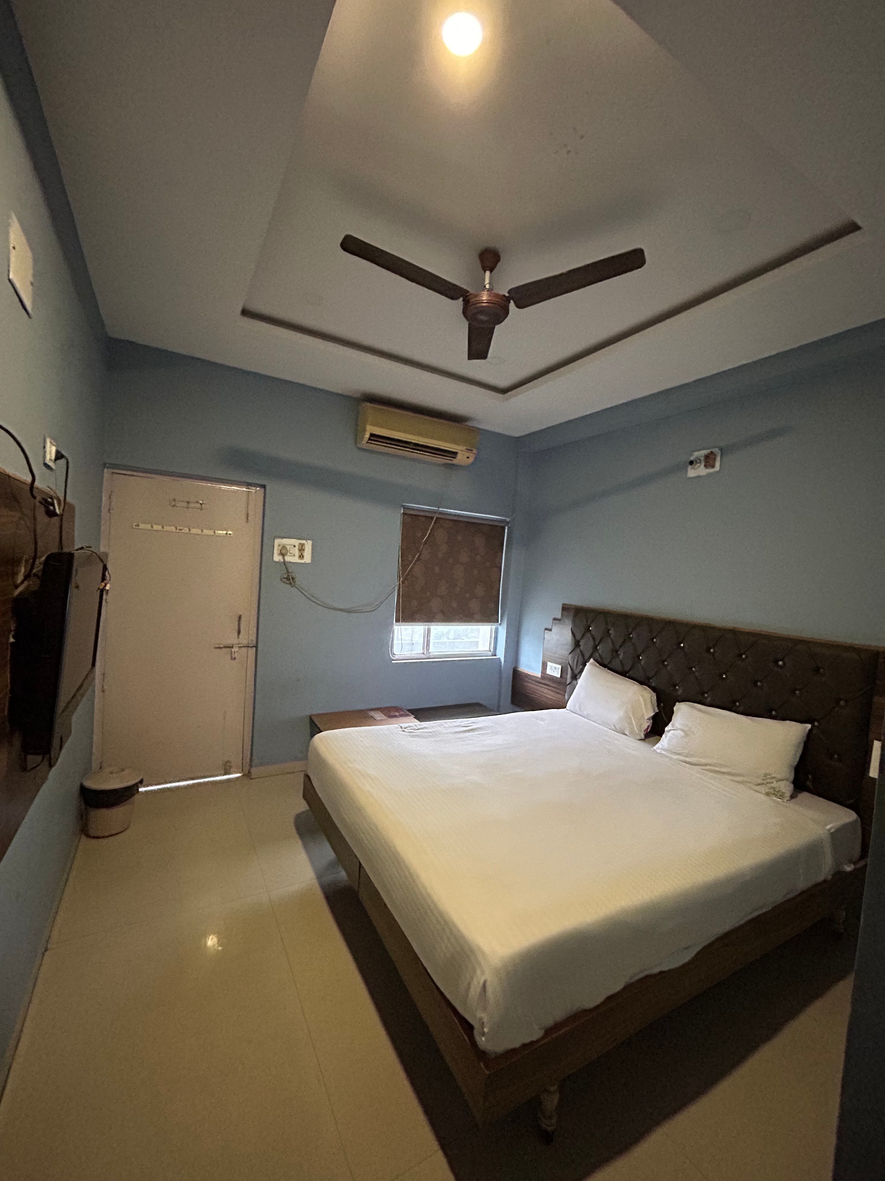 Hotel Akshram Deluxe 2