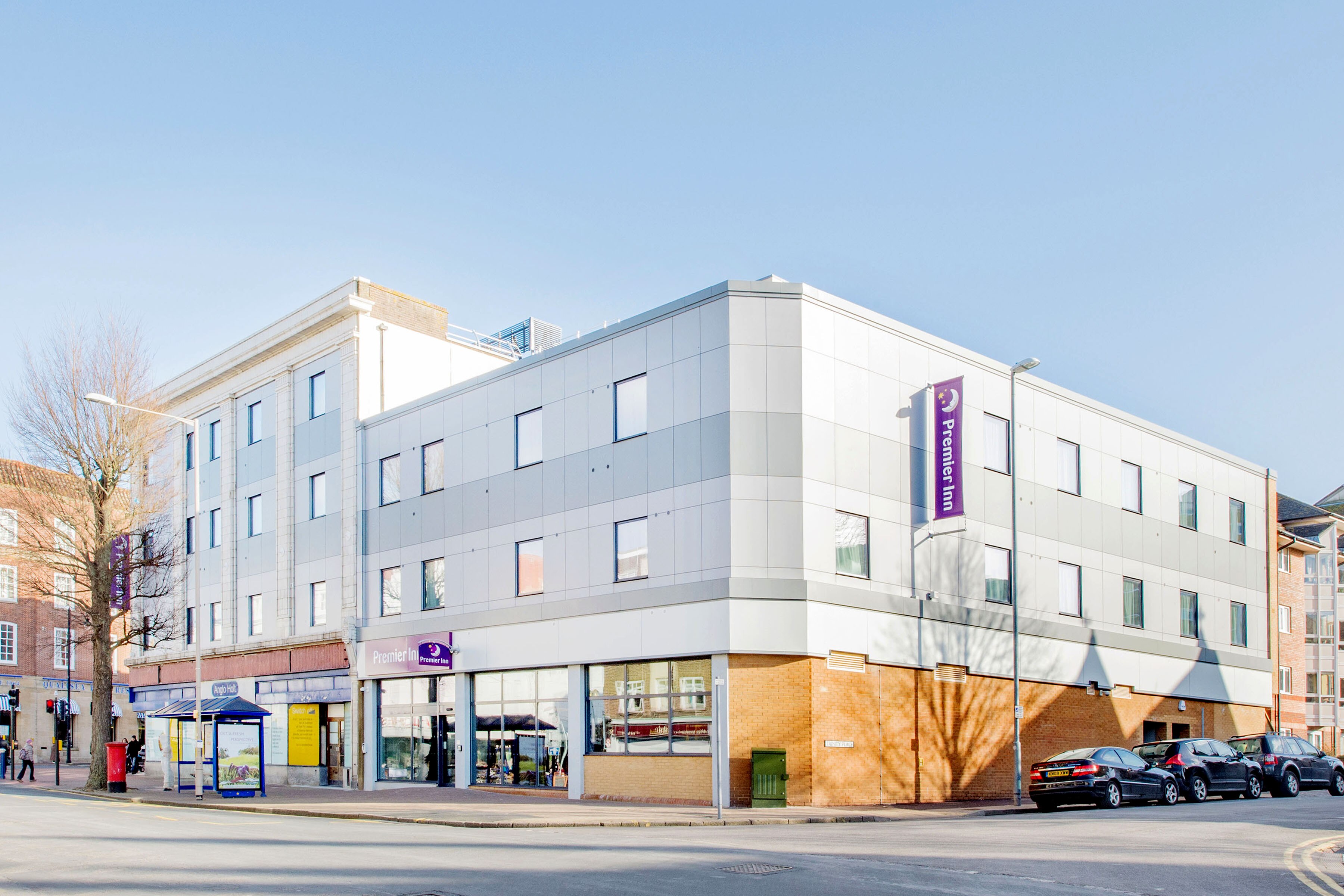 Premier Inn Eastbourne Town Centre - Tap to explore photos