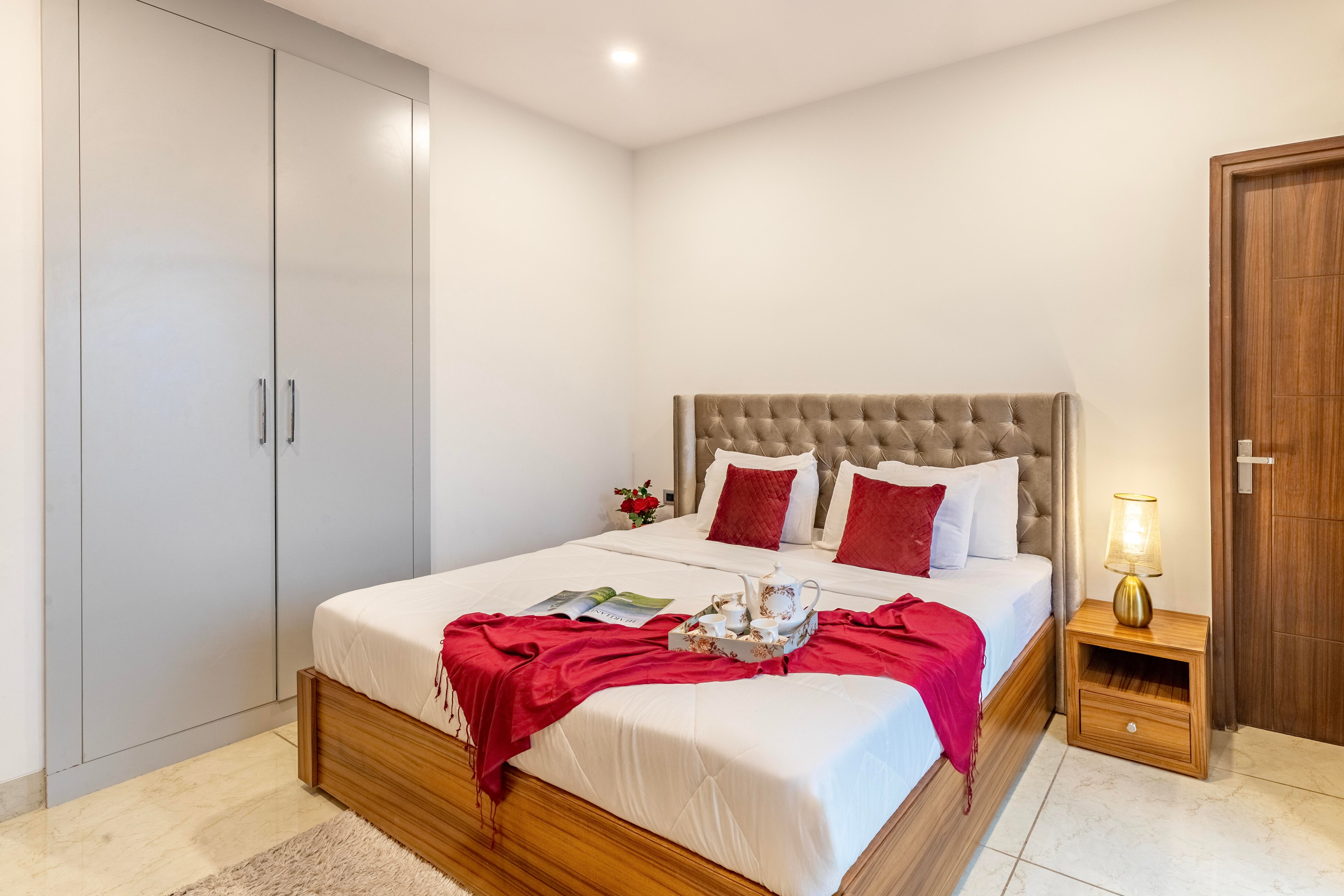 Alaya Stays 2 BHK Apartment with Hill View | Cliff Vista - Tap to explore photos