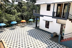 Into The Wild Resort, Kutralam