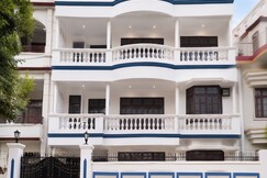 Hotel Stay Inn Near Mithai Wala, Lucknow