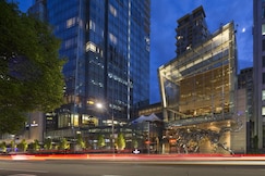 Shangri-La Hotel, Toronto, Toronto