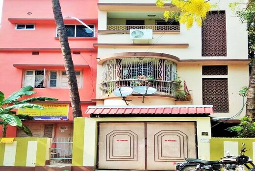 12 Home Stay service Apartment