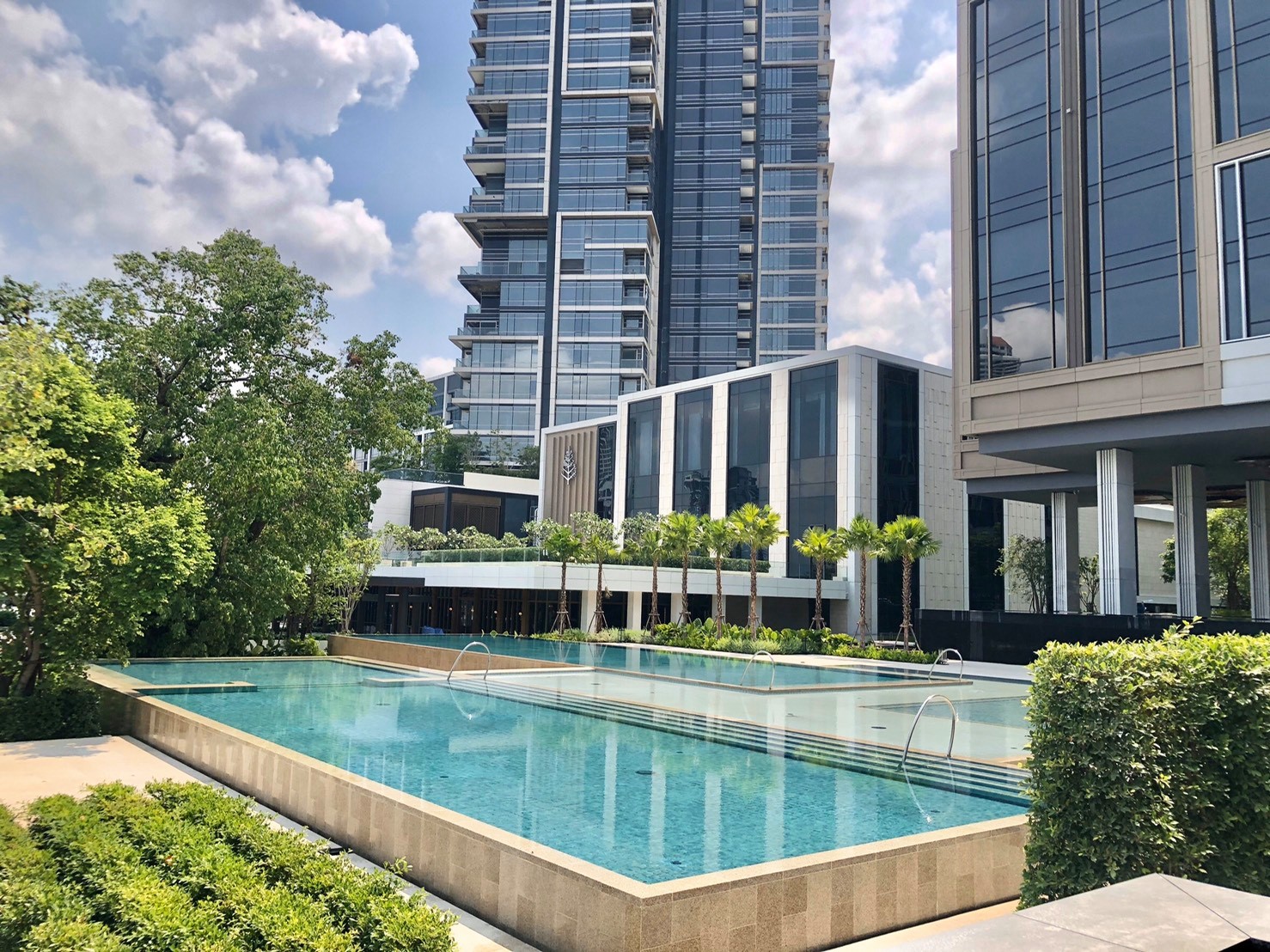 Four Seasons Hotel Bangkok at Chao Phraya River  - Tap to explore photos