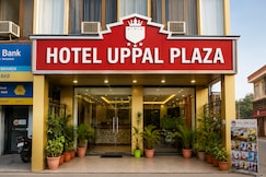 Hotel Uppal Plaza 5mins to triveni ghat, Rishikesh