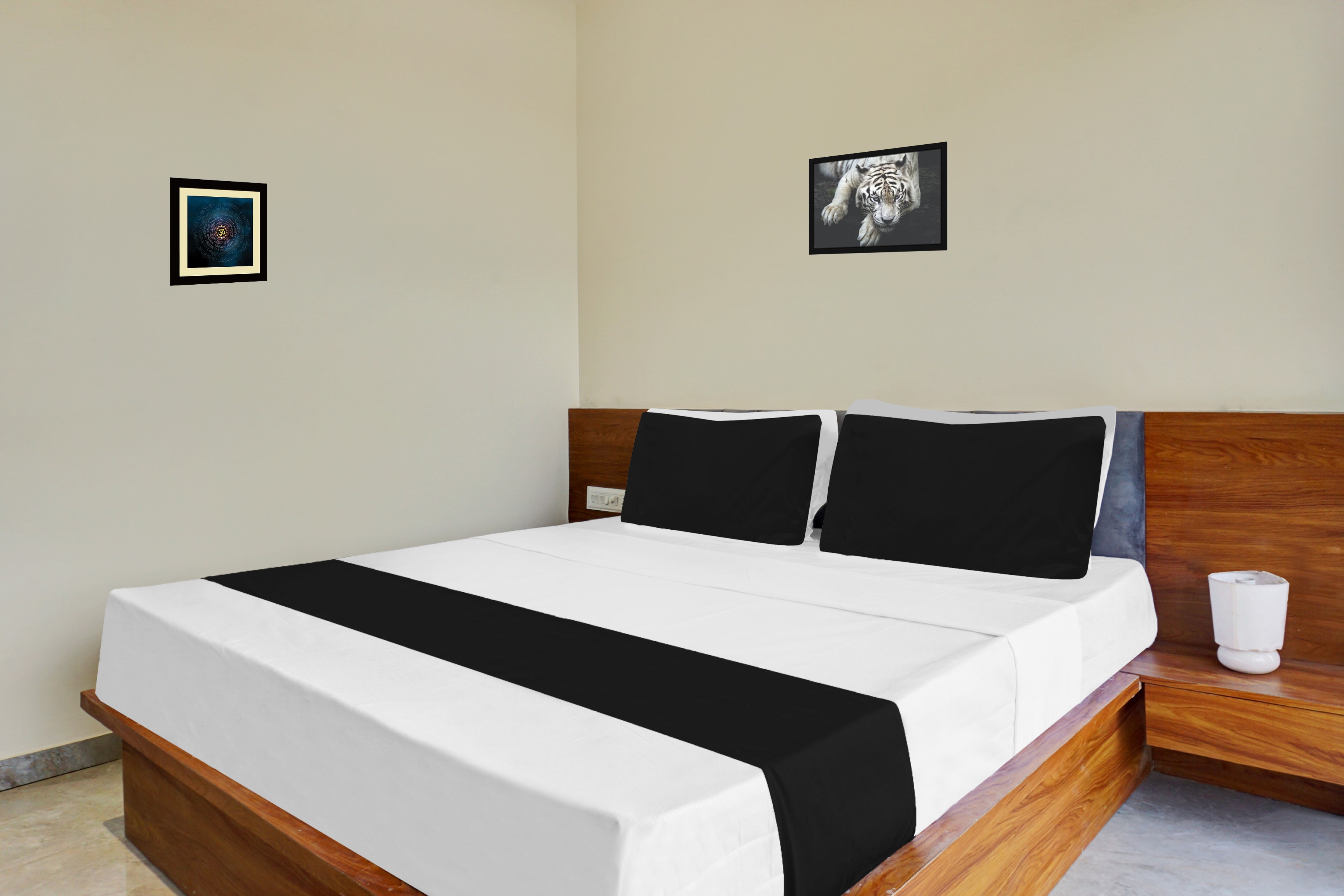 OYO 827373 PARADISE INN LODGING - Tap to explore photos