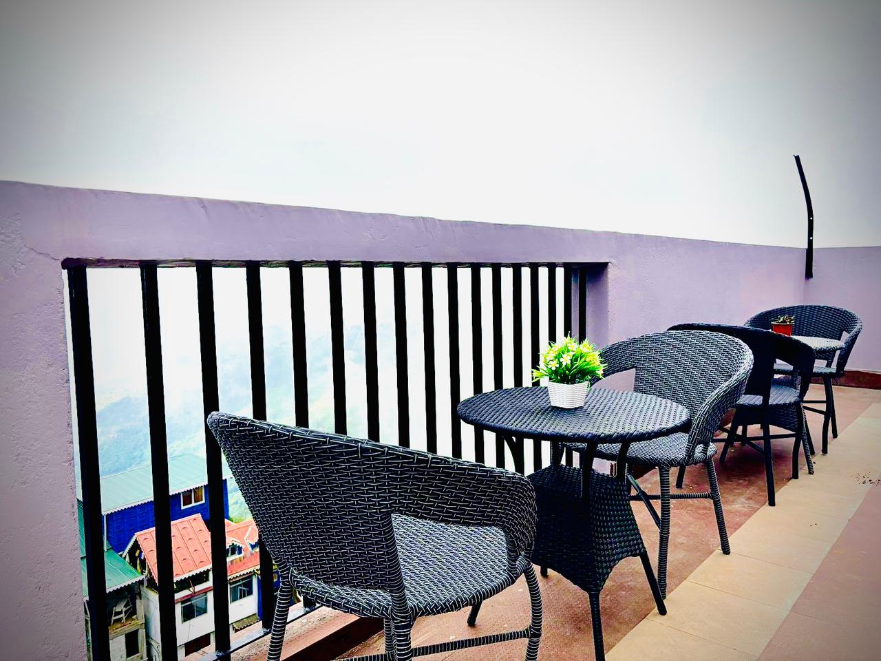 PINE CREST INN - Tap to explore photos