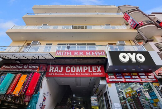 Collection O Hotel RR Eleven