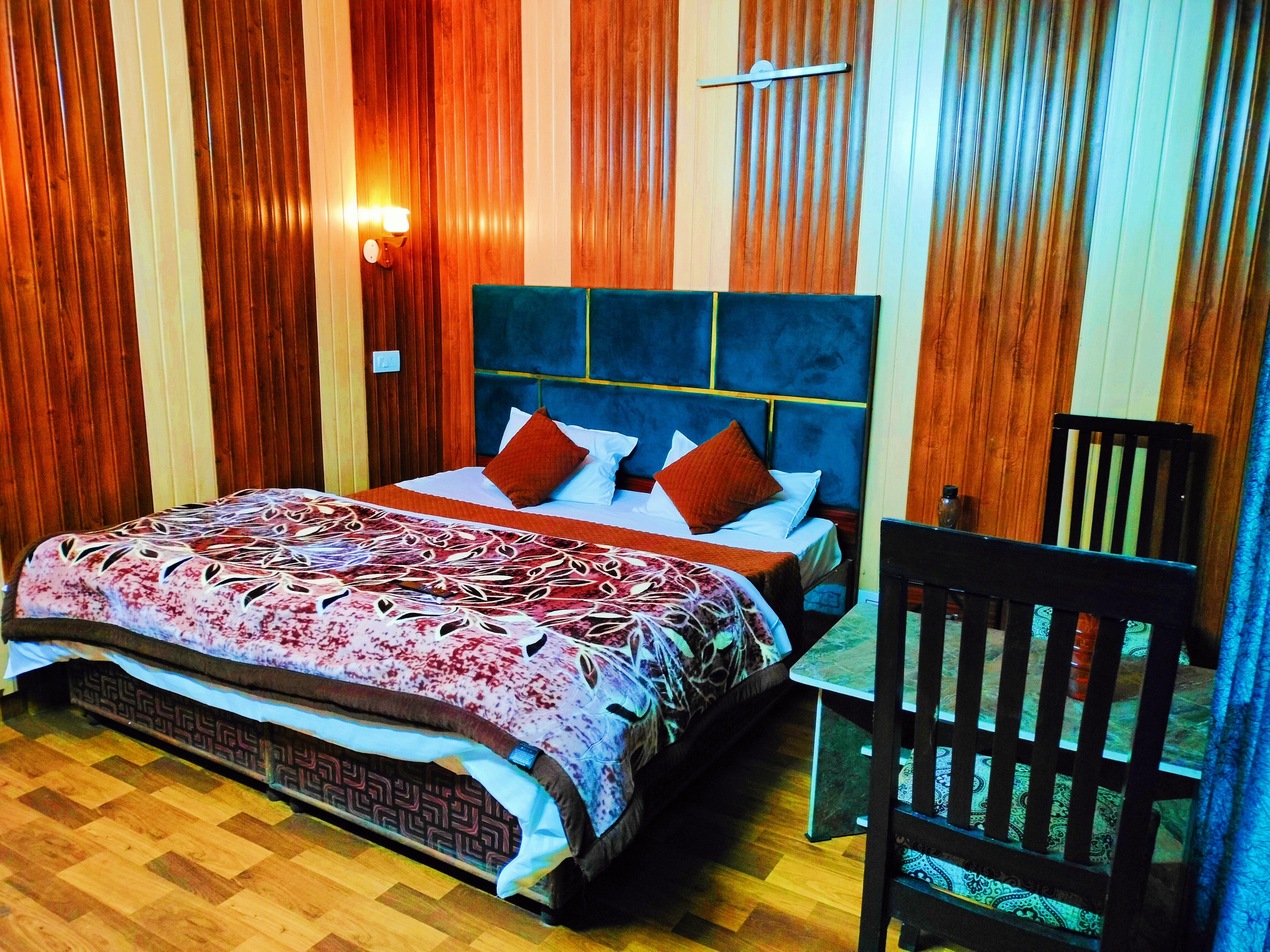 Hotel Kanha - Tap to explore photos