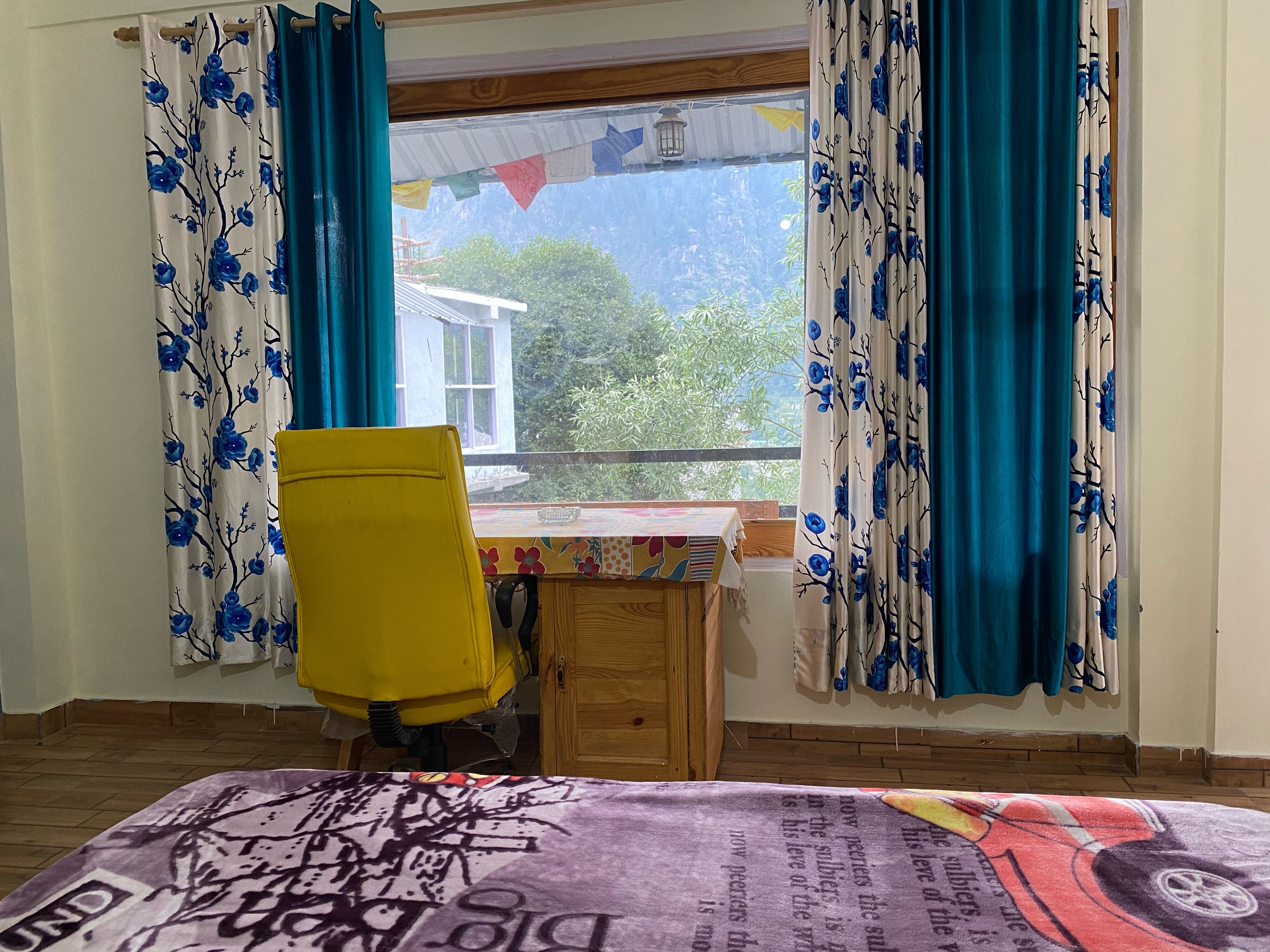 Footsteps hostel - Tap to explore photos