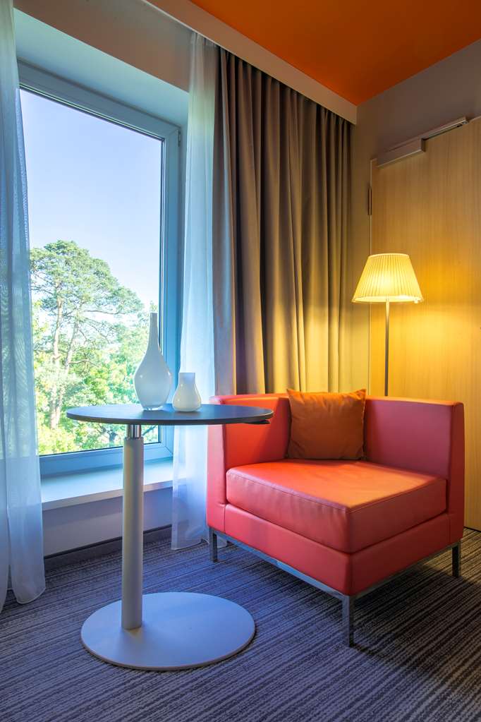 Park Inn by Radisson Frankfurt Airport Hotel - Tap to explore photos