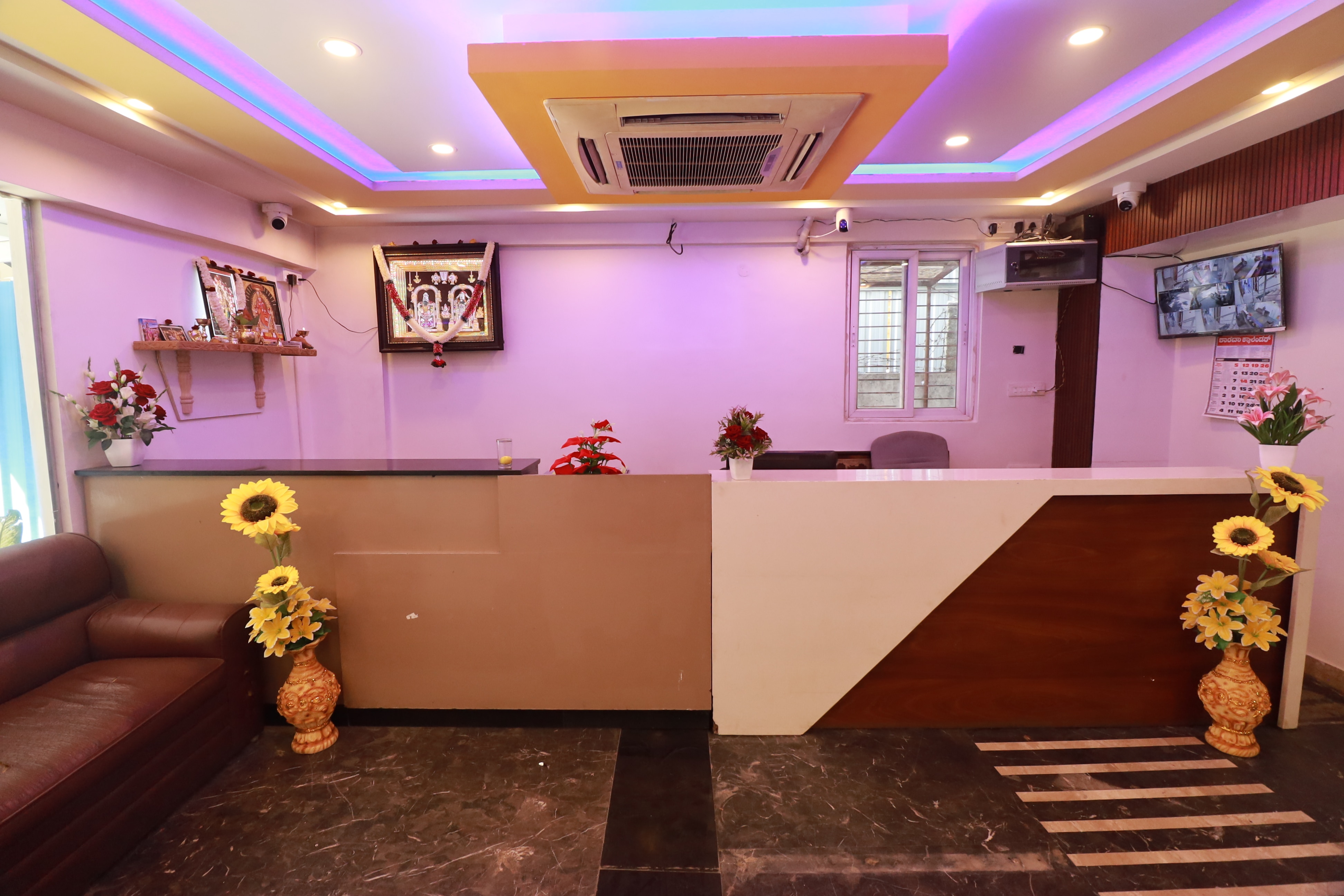 Sri Vishnu Inn - Tap to explore photos