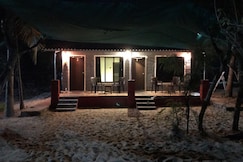 Salt Haven Beach side Cottage, Malvan