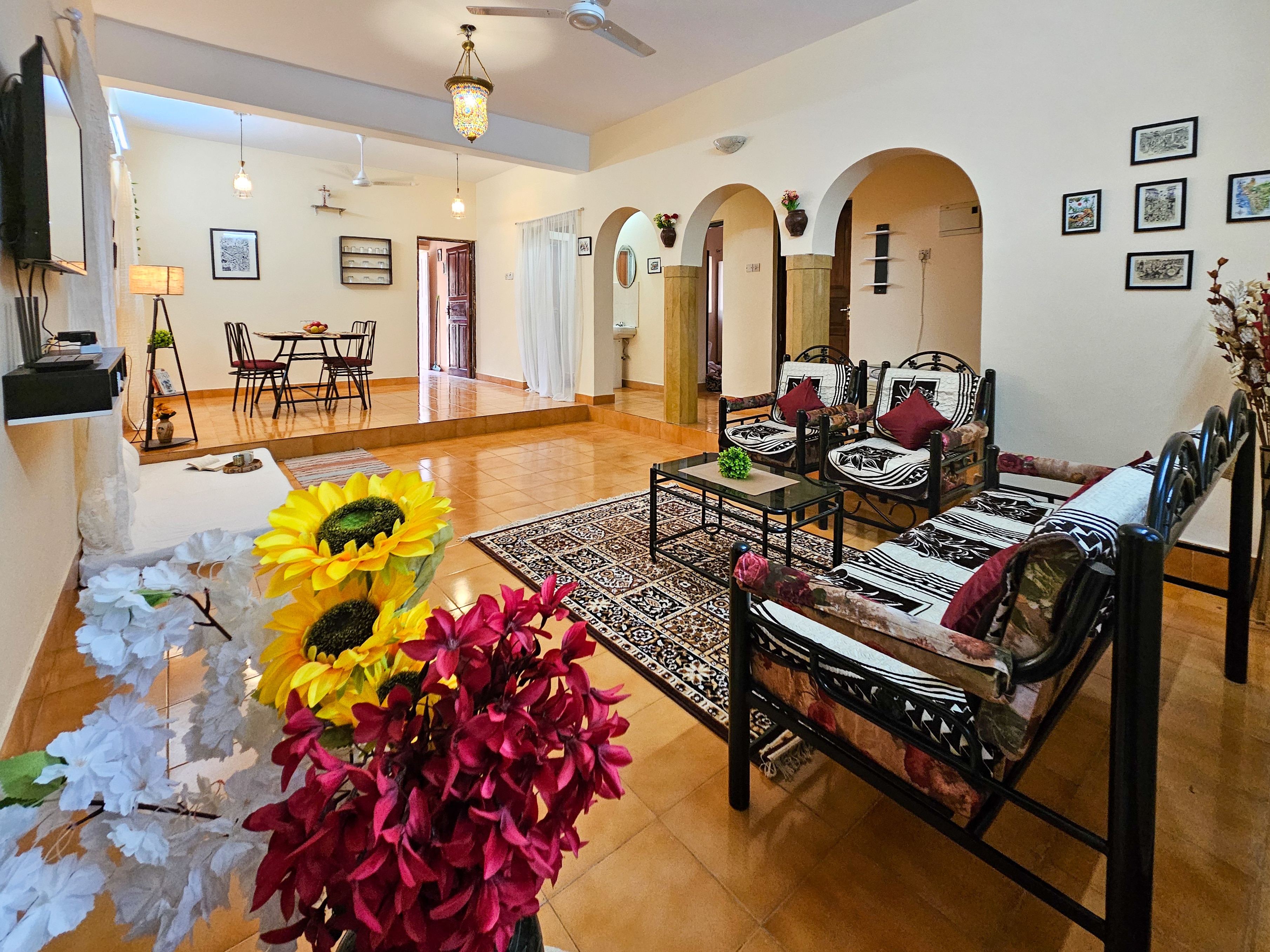 Goan Portuguese home  300mbeach OpenYard  BBQ WiFi - Tap to explore photos