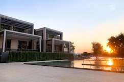 Four Seasons Hotel Bangkok at Chao Phraya River , Bangkok