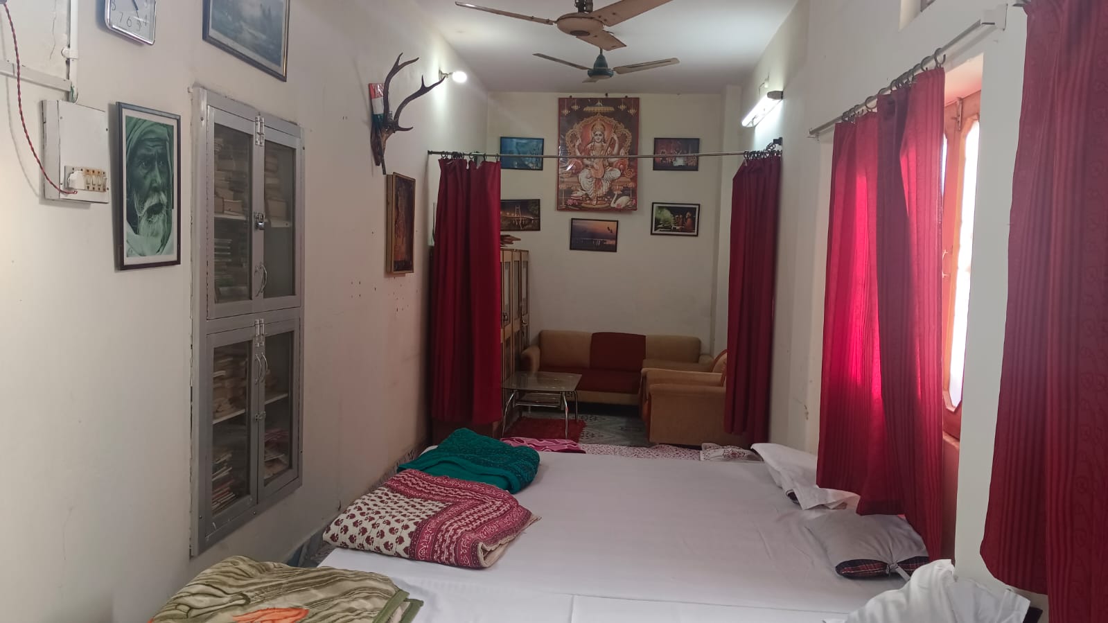Divine Stay near sangam Boat Club kydganj - Tap to explore photos