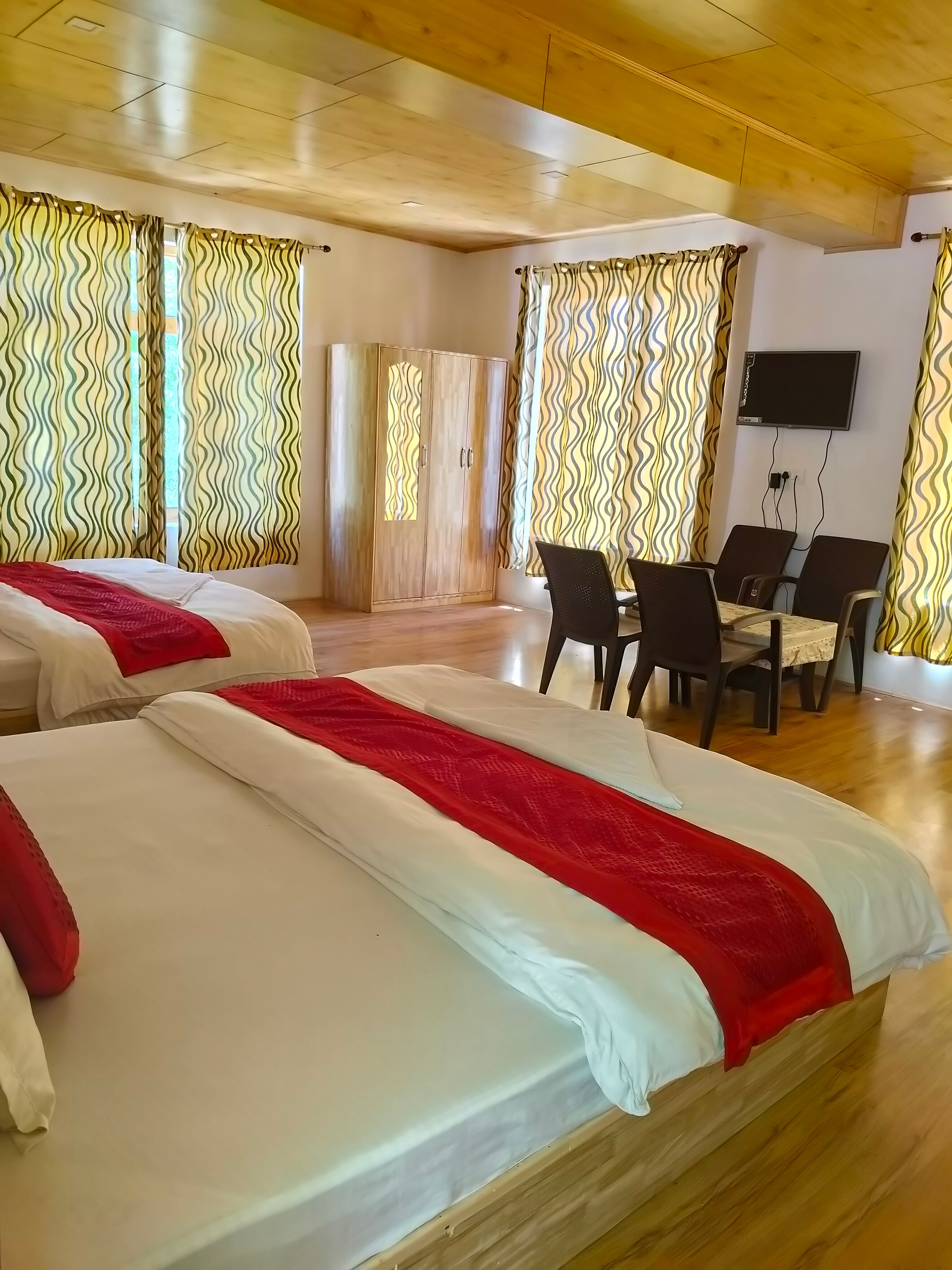 Zawa guest house - Tap to explore photos