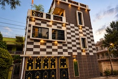 Royal Nest Luxury Studio with Terrace, Konark