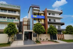 FabHotel Luxora, Noida