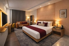 Hotel The Rise Near IGI Airport, Delhi