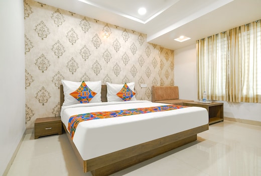 FabHotel Ten Eleven