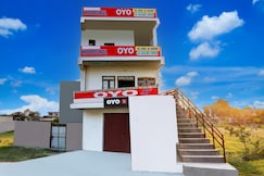 Hotel O White House Hotel, Farrukhabad