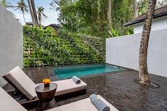 Emana Lumina, Bali