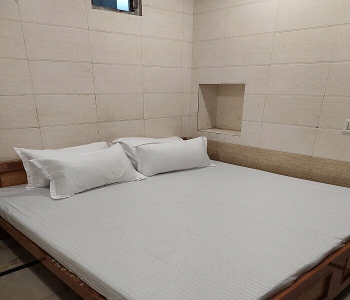 Raahat Guest House - Tap to explore photos