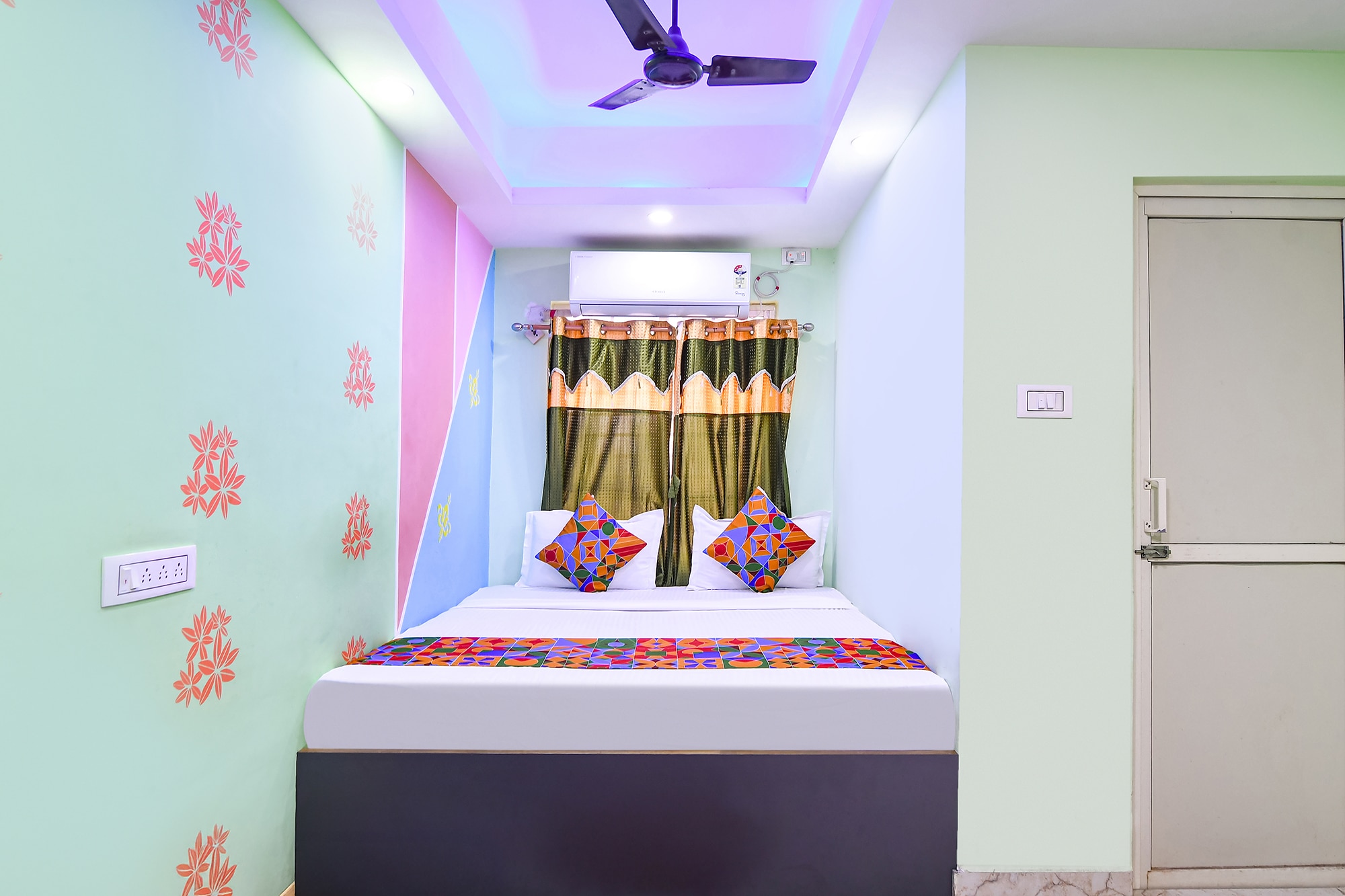 FabHotel JBL - Near Kolkata Airport - Tap to explore photos
