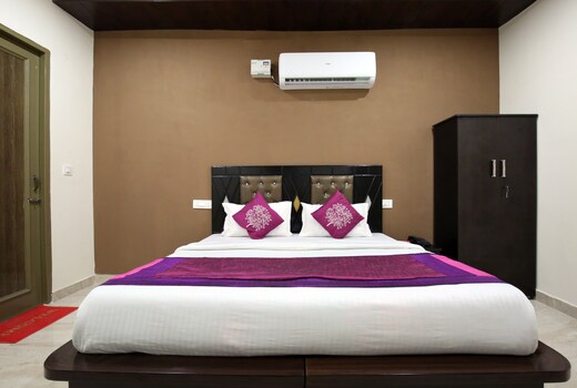 Hotel O Zirakpur City Court Complex Formerly The Platinum