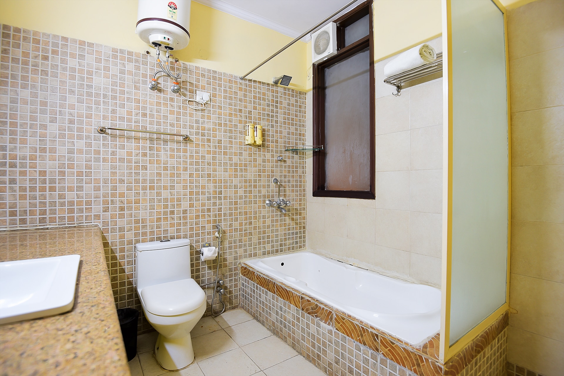 Studio Apartment with Bathtub - Tap to explore photos