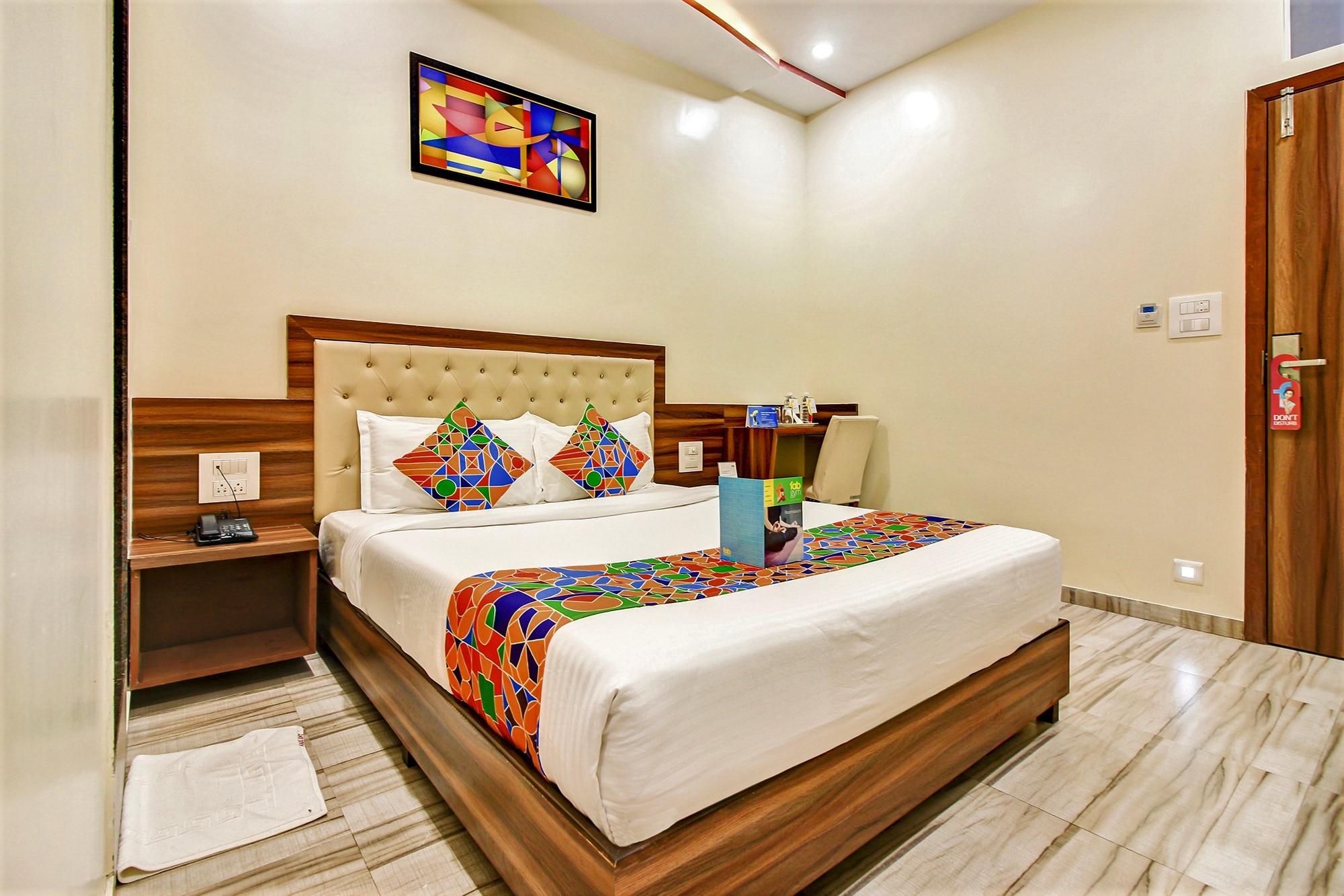 FabHotel Axis International - Nr. Mumbai International Airport - Tap to explore photos